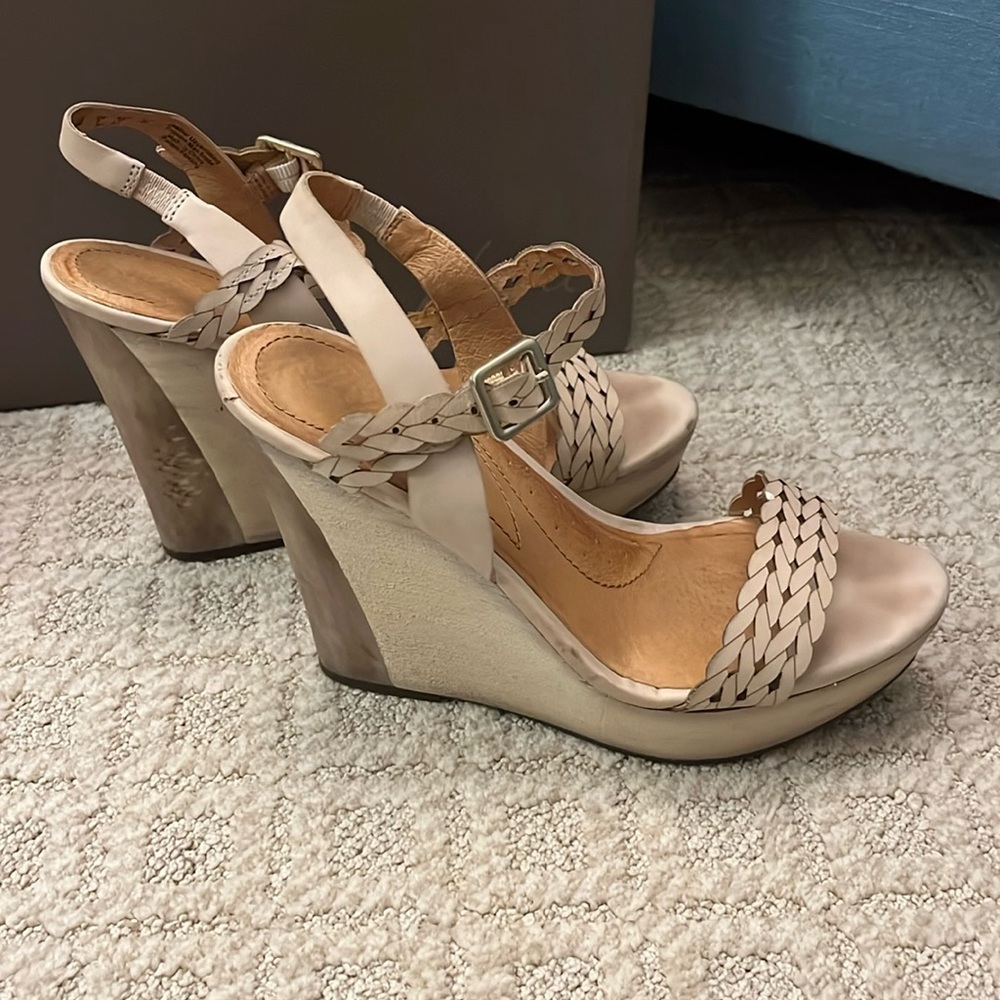 NAYA Leather Strappy Wedged Sandals Woman’s 8M